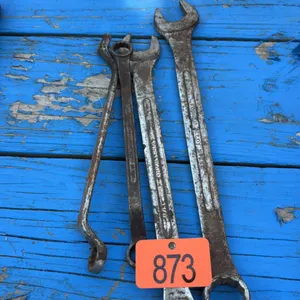 Assorted wrenches