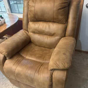 Electric lift recliner