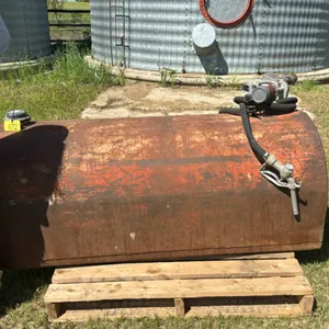 Slip tank with electric pump