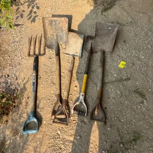Assorted shovels & Fork