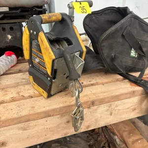 MSA Workman Winch & tripod