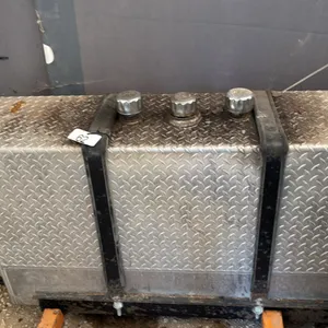 Hydraulic tank for wet kit