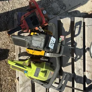 3 chainsaws