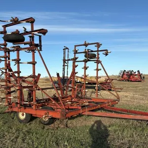 35’ International  45 Vibra shank tillage