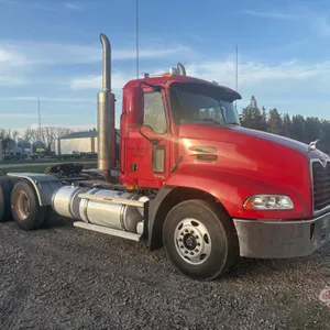 2006 Mack Vision CXN613 Day Cab highway truck, 187,166 kms showing , VIN# 1M1AK07Y76N013656 , SAFETIED, OWNER: Fingas Farms LTD , SELLER: FRASER AUCTI