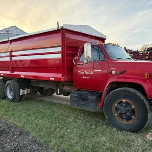 1988 Chev 70 tandem axle truck , 103,602 kms showing , SAFETIED, VIN# 1GBS7D4E2JV115368, OWNER: Fingas Farms LTD, SELLER: FRASER AUCTION LTD__________