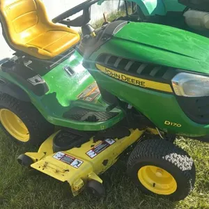 John Deere D170 lawn tractor