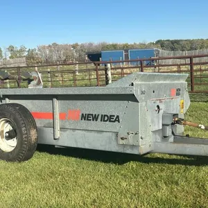 New Idea 362 manure spreader