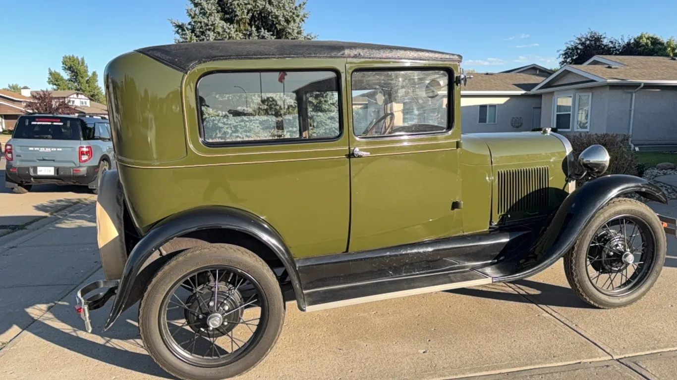 1928 Ford Model A Tudor Sedan; SN.120576921