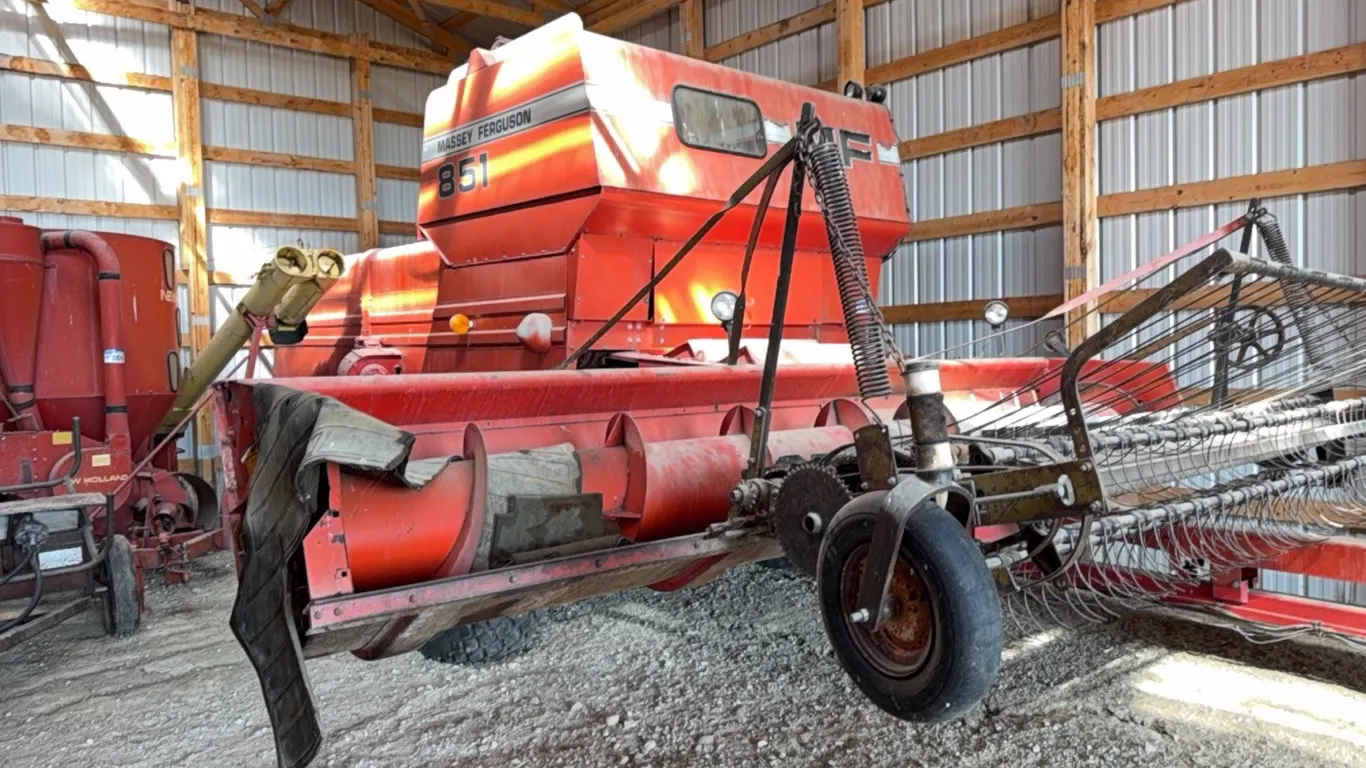 Massey Ferguson 851 PT Combine; SN.2019-02794-1982