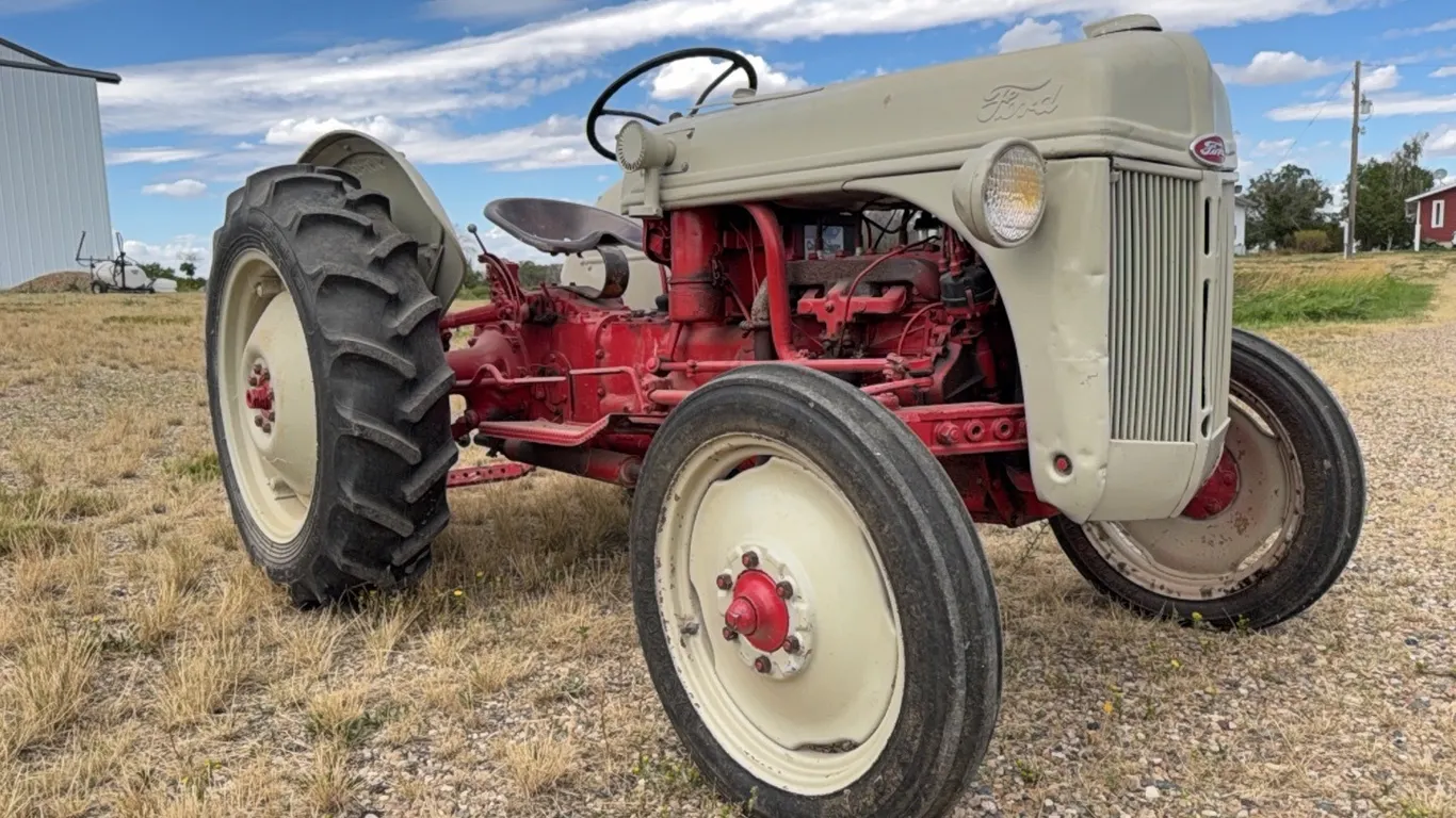 Ford 8N 2WD Tractor; SN.8N355295