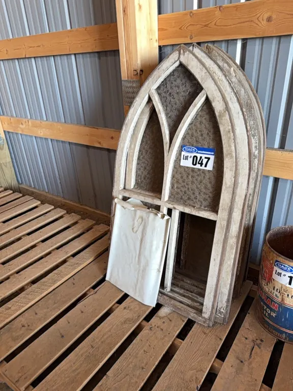 (9) Decorative Windows
