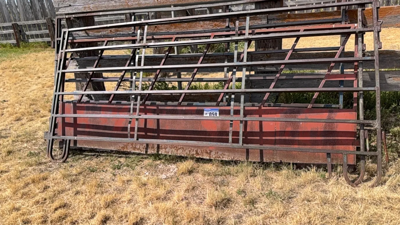 (5) 10FT Fence Line Feed Panels & (4) 10Ft Corral Panels