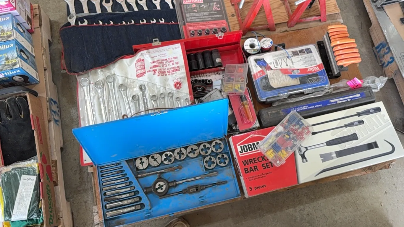 Pallet Lot; Air Impact Wrench, Tap & Die Set, Pry Bars, Socket Sets, Jack Stands, Electric Connectors