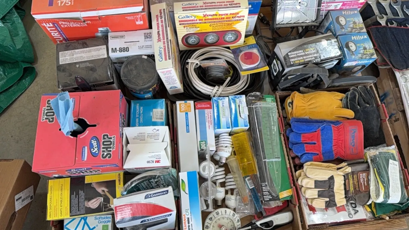 Pallet Lot; LED Lights, Shop Towels, Gloves, Light Bulbs, Yard Light