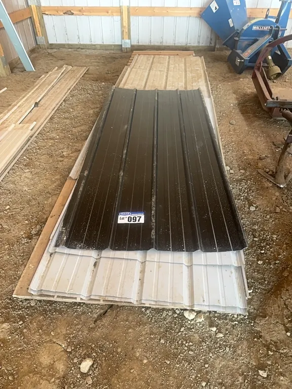 Quantity of Black & Red Metal Cladding - Various Lenghts