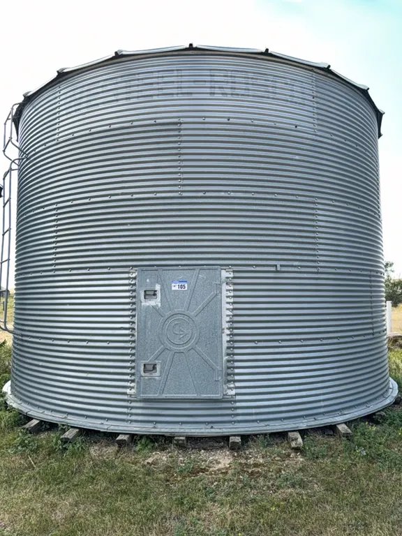 Westeel 3300 Bushel Grain Bin On Wood Floor