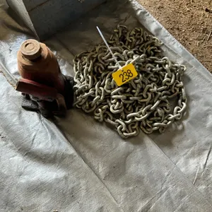 Logging chain and hydraulic jack