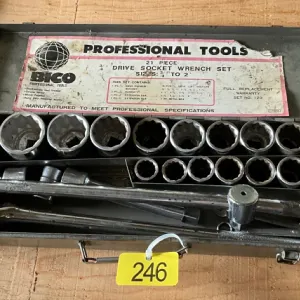 Three-quarter drive socket set