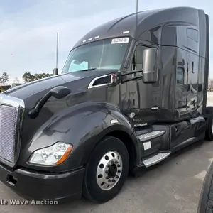 2018 Kenworth T680 semi truck