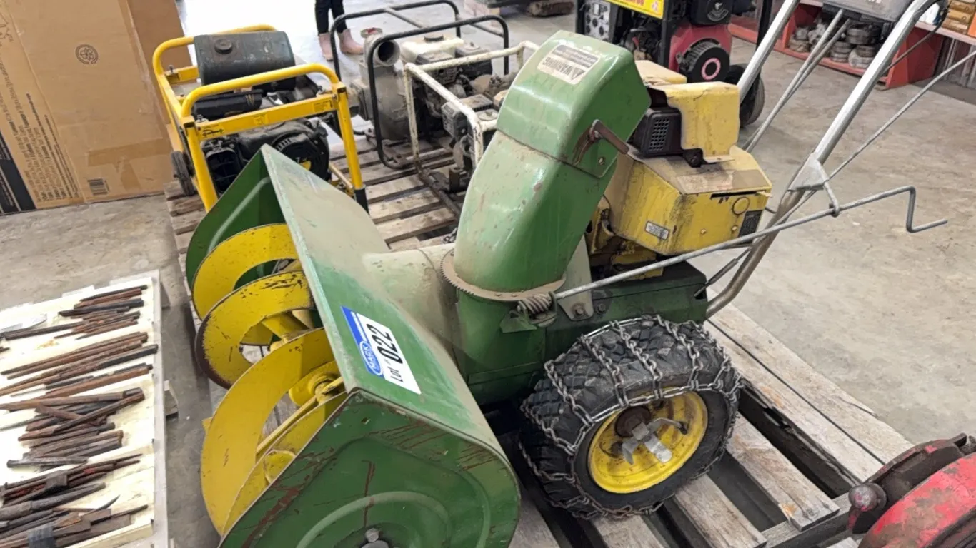 John Deere 832 Snow Blower