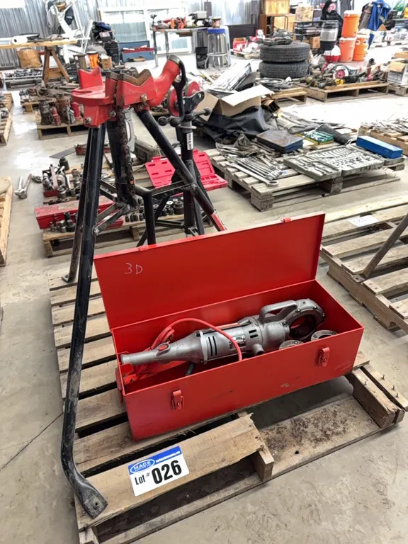 Rigid 425 Pipe Vice, Roller & Power Threader