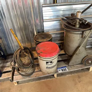 Grease Pails & Grease Pumps