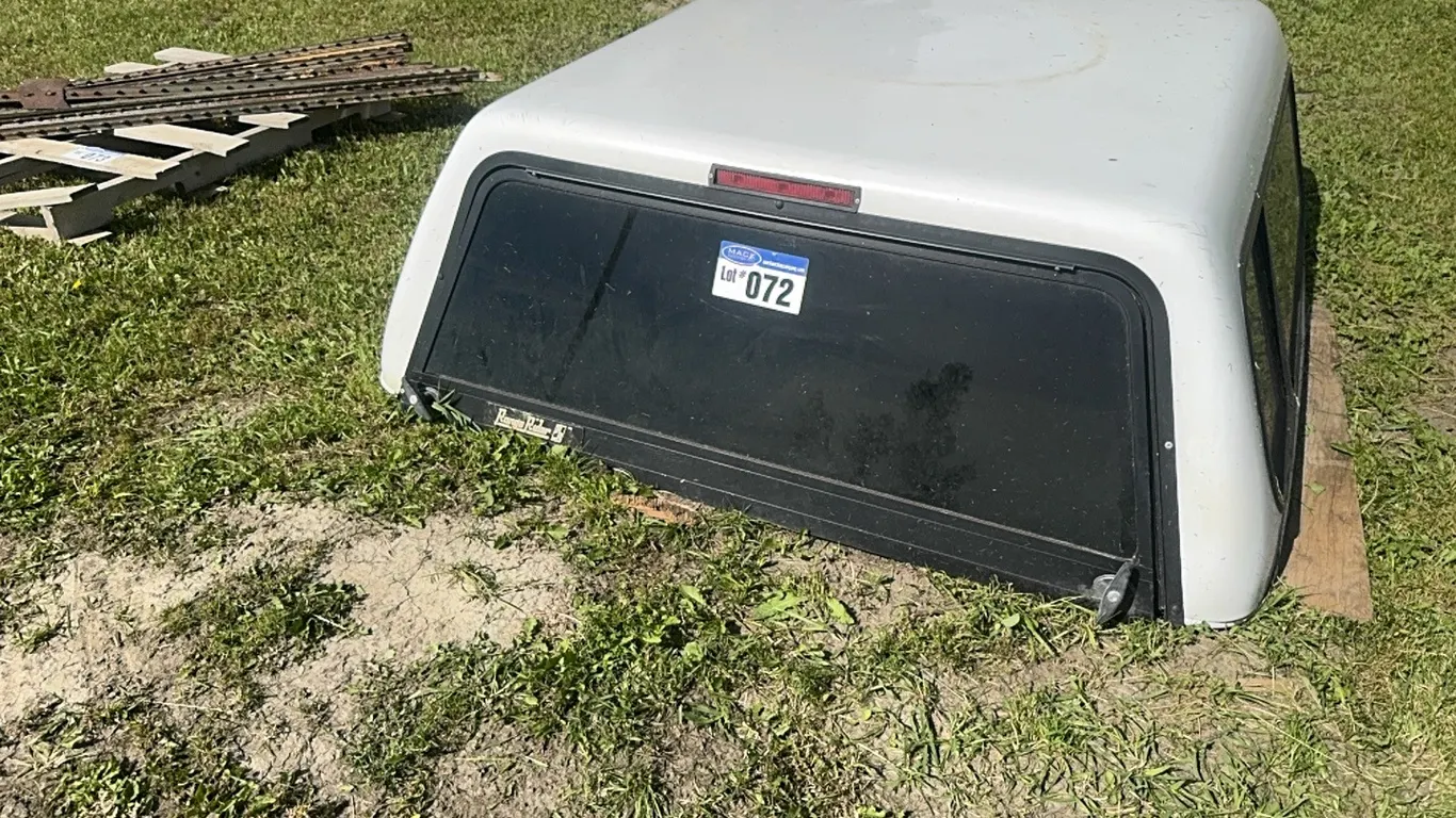 Range Rider Truck Topper (Fits F150 03/04)