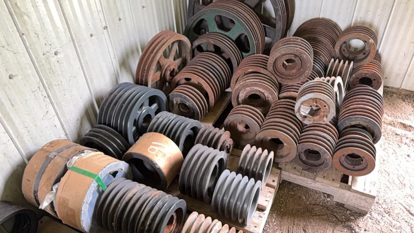 Pallet Lot; Pump Jack Belt Pulleys