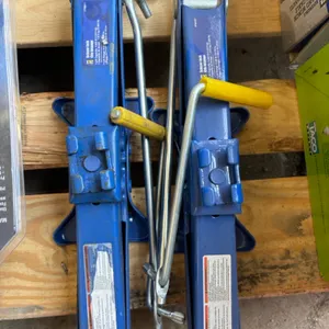 2- 4000 lb scissor jacks