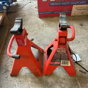 2- 2 ton axle stands