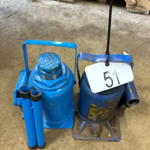 2 bottle jacks