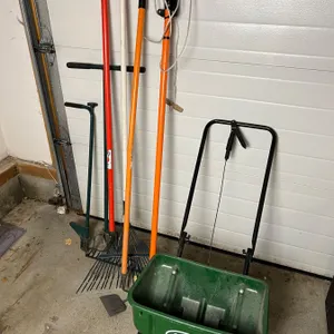 Lawn & Gardening Tools