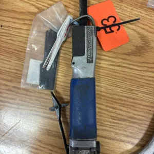 Blue point air hacksaw, with quantity of new blades