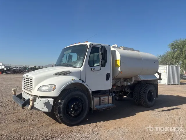 2015 Freightliner M2 106 2000 gal 4x2 Water Truck