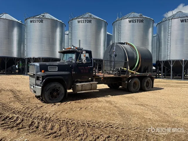 1984 Ford LTL9000 6x4 Flatbed Truck