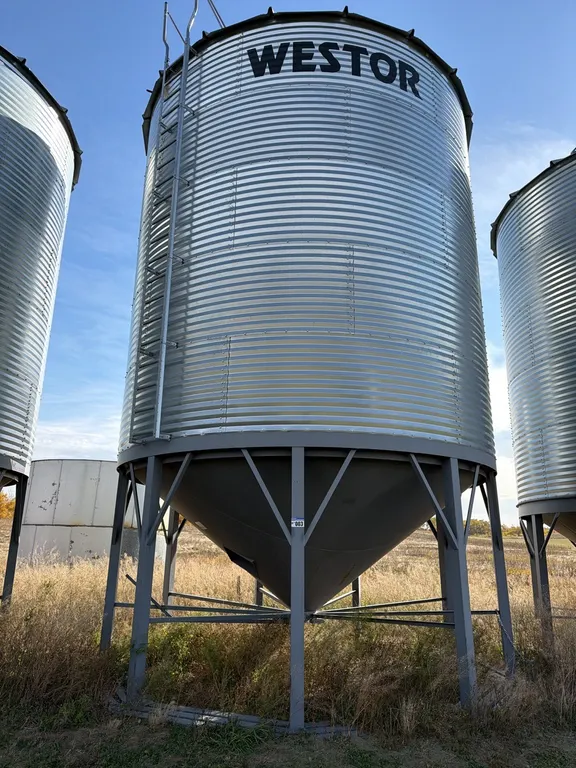 Westor 18-05 4900 Bushel Hopper Bottom Grain Bin; SN.132173