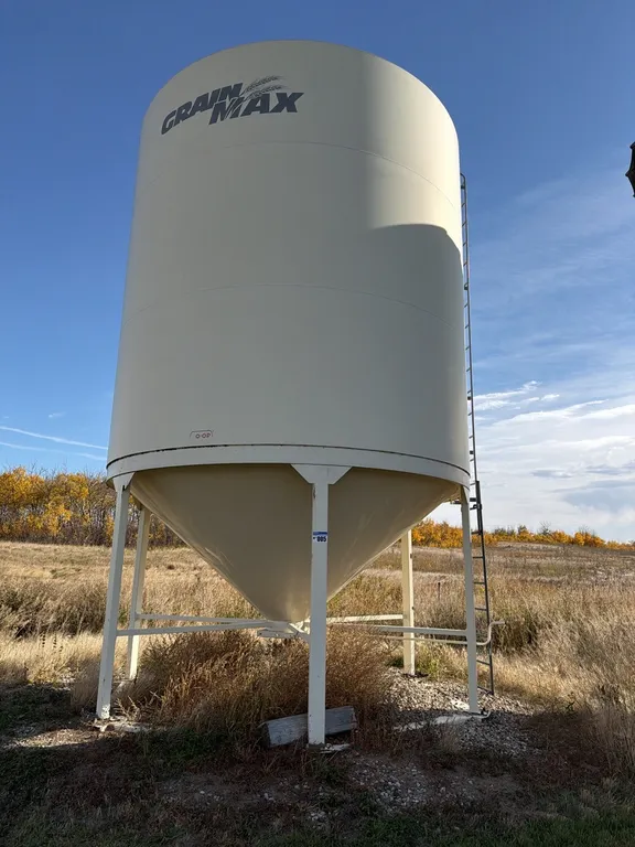 Grain Max 2250 Bushel Hopper Bottom Grain Bin; SN.79408