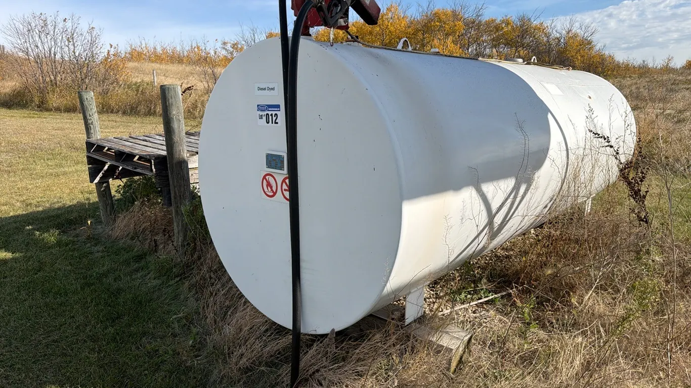 Huge L 1000 Gallon Fuel Tank & 15 GPM Fuel Pump