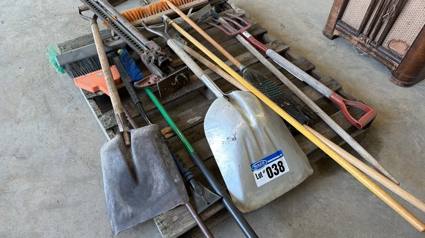 Pallet Lot; Shovels, Brooms, Squeegee, Forks