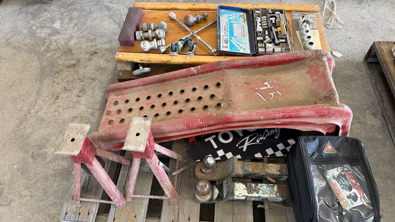 Pallet Lot; Car Ramps, Jack Stands, Mechanics Creepers, Receiver Hitches