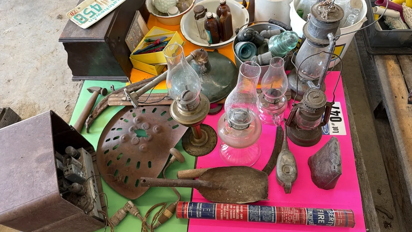 Antique Pallet Lot; Lanterns, Bottles, Insulators, Tractor Seat, Radios