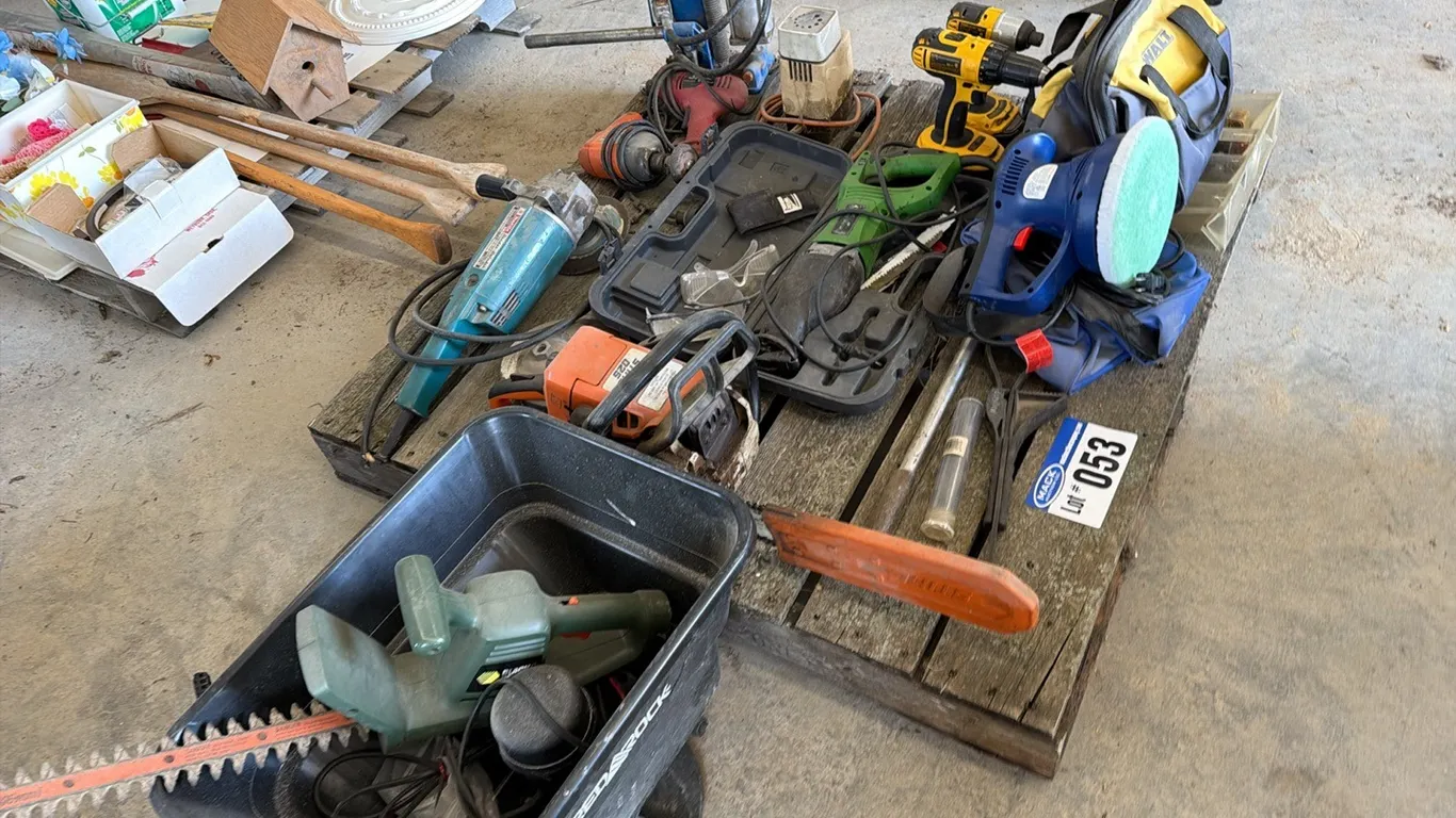 Pallet Lot; Stihl Chain Saw, Makita Side Grinder, Dewalt Cordless Drills, Simoniz Polisher, Air Bottle Jack