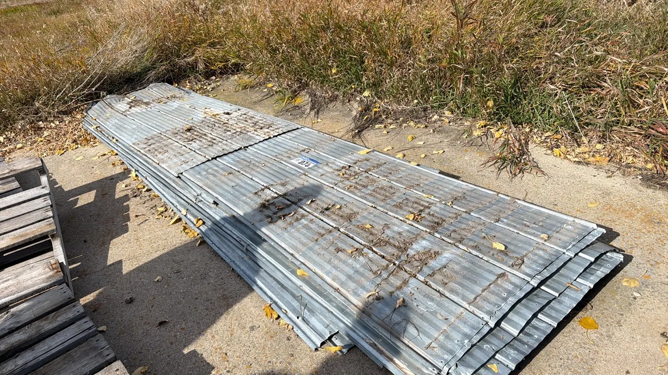 Metal Cladding; Approx. 1000 Sq Feet Of Galvanized Colored Metal Sheets