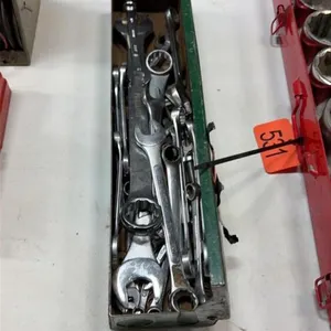 Assorted wrenches