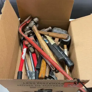 Hammers/ Hacksaws/ bolt cutter/ crow bar