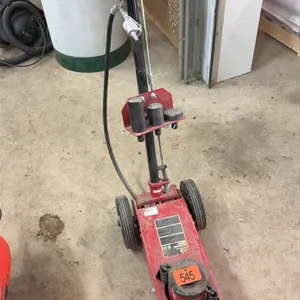 Air/Hydraulic Jack