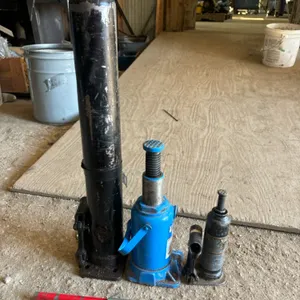 3 assorted bottle jacks