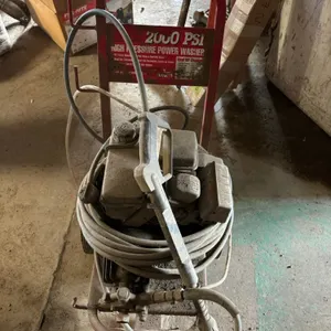 200 PSI high pressure power washer
