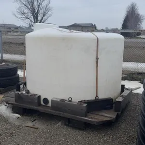 1500 GALLON POLY WATER TANK ON SKID